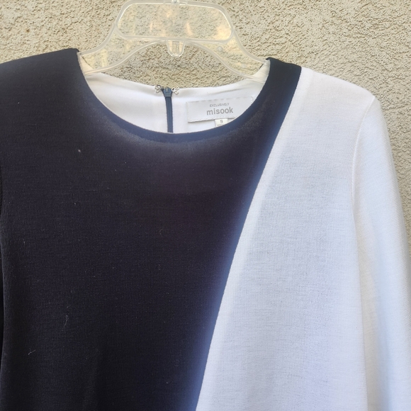 EXCLUSIVELY MISOOK Women's Top Small Black White Two Tone Classic Professional - Picture 2 of 8